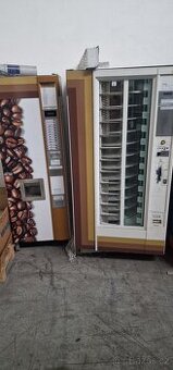 Automat na kávu a cukrovinky