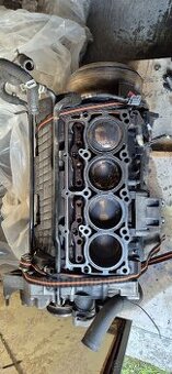 Motor 5.7 Hemi V8