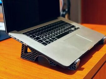 Notebook stojánek - pomocník pro každodenní práci