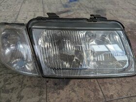 Audi A3 pravé přední světlo
