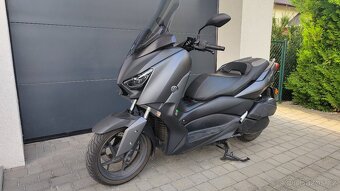 YAMAHA X-MAX 300