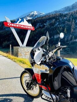 XRV 750 Africa Twin - 1