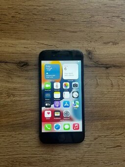 iPhone 7 – 32 GB – nový displej + baterie – 100% funkční