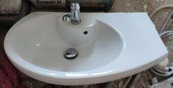 Umyvadlo s odkládací plochou 68x42