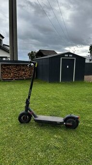 Koloběžka Xiaomi Electric Scooter 4 PRO