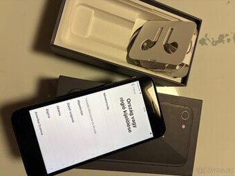 IPhone 8 zamknuty I D A1905