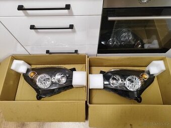 Nové přední Eagle Eyes větlomety Opel Astra H + žárovky