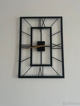 Nástěnné hodiny Bonami model November