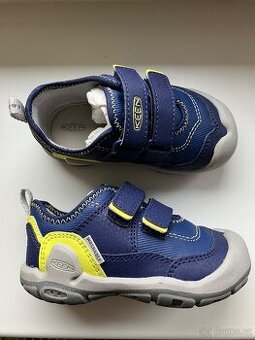 Nové boty Keen vel. 22 / 13,5 cm + krosky zdarma