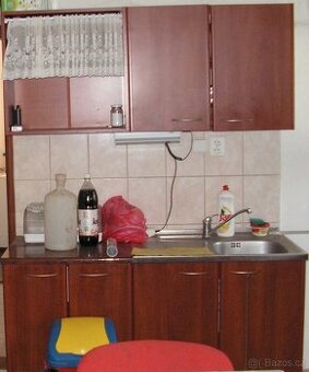 Daruji za odvoz 2 kuchyňské linky 150 cm, novou+použitou