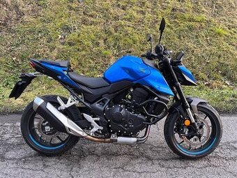 Honda CB750 Hornet 2025