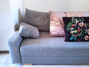 trojmístná rozkládací pohovka sedačka gauč z IKEA s úložným