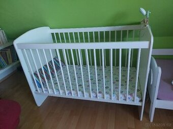 Dětská postýlka s lůžkovinami