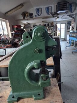 Prodám excentické nůžky na ploché železo a dráty