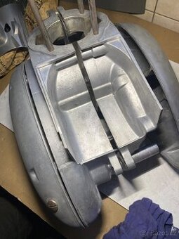 Čistění hliníkových dílů balotinou