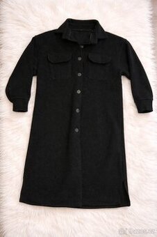 Černý dlouhý kabát