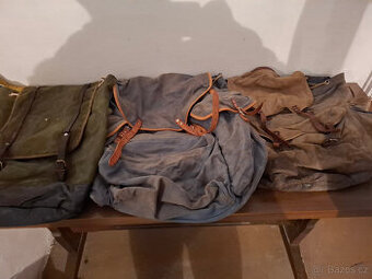 Prodám staré vojenské batohy,pytle