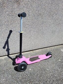 Růžová dětská koloběžka Stiga MINI KICK SUPREME