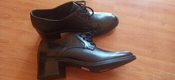 dámské polobotky Baťa