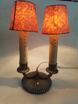 Mosazná stolní lampa