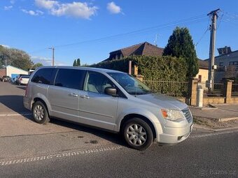 Chrysler Town Country 3,3 V6 RT 2009 ODPOČET DPH