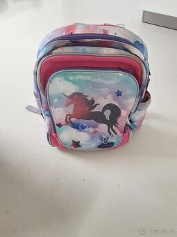 Daruji školní batohy