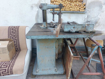 Spodní frézka, fréza, dřevoobrábecí čepovací