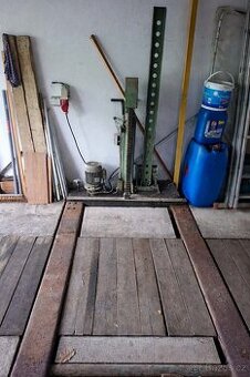 Hydraulicky Nůžkový zvedák