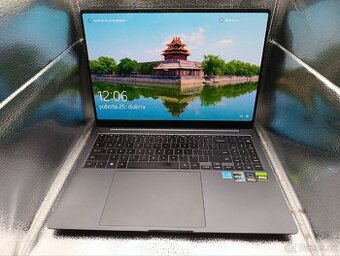 Samsung book 3 ultra 32/RTX 4070/1tb