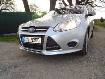 Ford Focus 1,6 TDCi 77kW zadní senzory, klima, tažné
