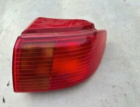 Mazda 2 DY, pravé zadní světlo červené