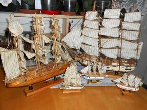Staré dřevěné modely lodí od 13cm do 49cm,zaprášené,některé