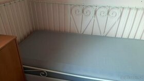 postel ikea 90x200