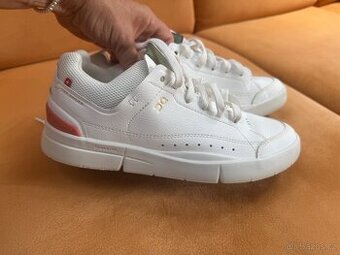 https://www.gorsuch.com/products/m-roger-centre-court-