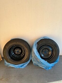 4x Obutá zimní sada kol PIRELLI na ŠKODA OCTAVIA 3 195/65 R1