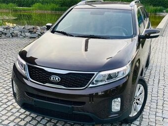 Kia Sorento 2.2CRDi 4x4 MANUÁL KAMERA 7 MÍST VÝHŘEV TAŽNÉ