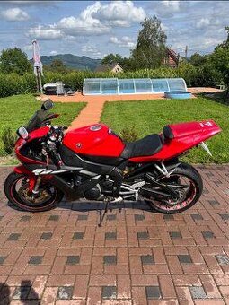 Yamaha R1