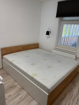 🛏️ Manželská postel 180×200 + zdravotní matrace - 1