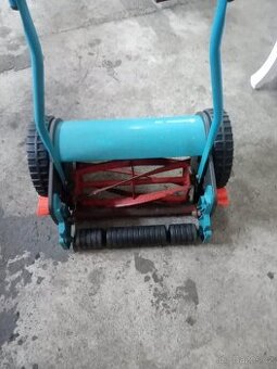 Vřetenová sekačka Gardena 300