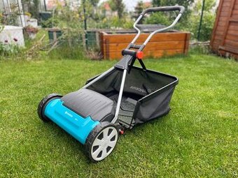 Prodám vřetenovou sekačku Gardena s košem - 1