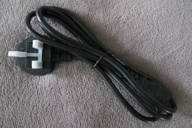 napájecí kabel k PC s koncovkou UK - 1