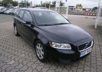 Volvo V50 2.0D serviska,2x alu kola nafta manuál 100 kw