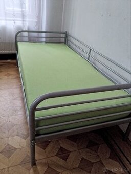 Postel kovová, včetně roštu a matrace, IKEA