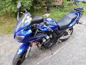 Yamaha FZS 600