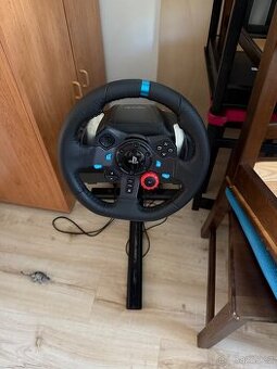 Logitech g29 a PLAYSEAT Evolution Black