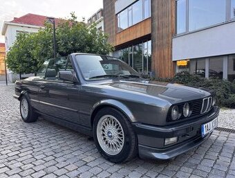 BMW E30 325i cabrio