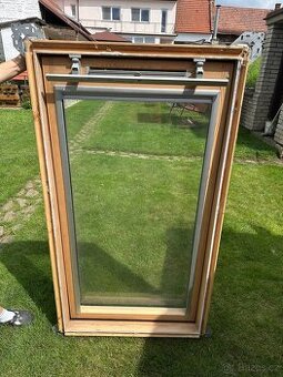 Prodám dřevěné střešní okno Velux 140x78