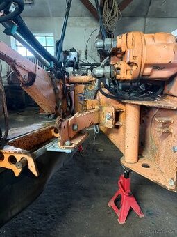 Rameno z mulčovače na náklaďák a nebo za traktor