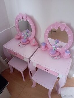 Dětský toaletní stolek