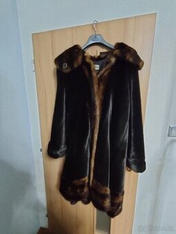 Dámský zimní kožich